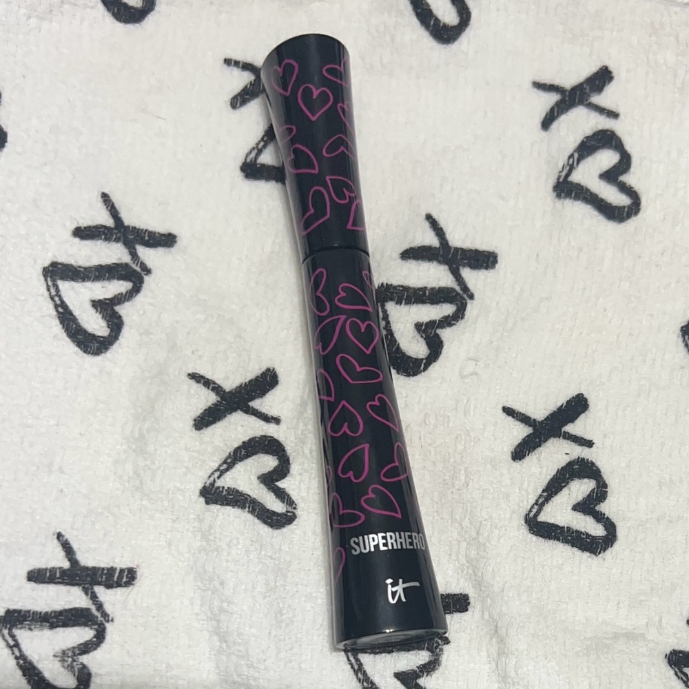 IT Cosmetics Superhero Volumizing Mascara - Super Black